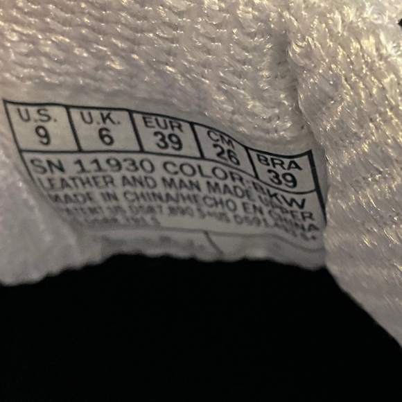 Skechers D'Lites Black & White Sneakers size 9 - Picture 8 of 9